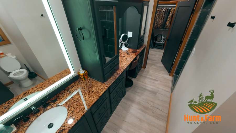 Still 2025-11-29 081237_1.97.5.jpg